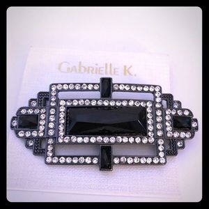 NWT Crystal and Black Brooch 💝